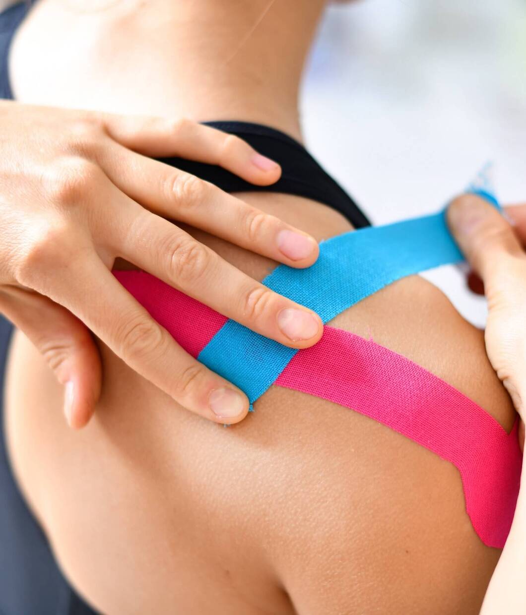 Schmerztherapie Regensburg - Kinesio Tapes Schulterschmerzen